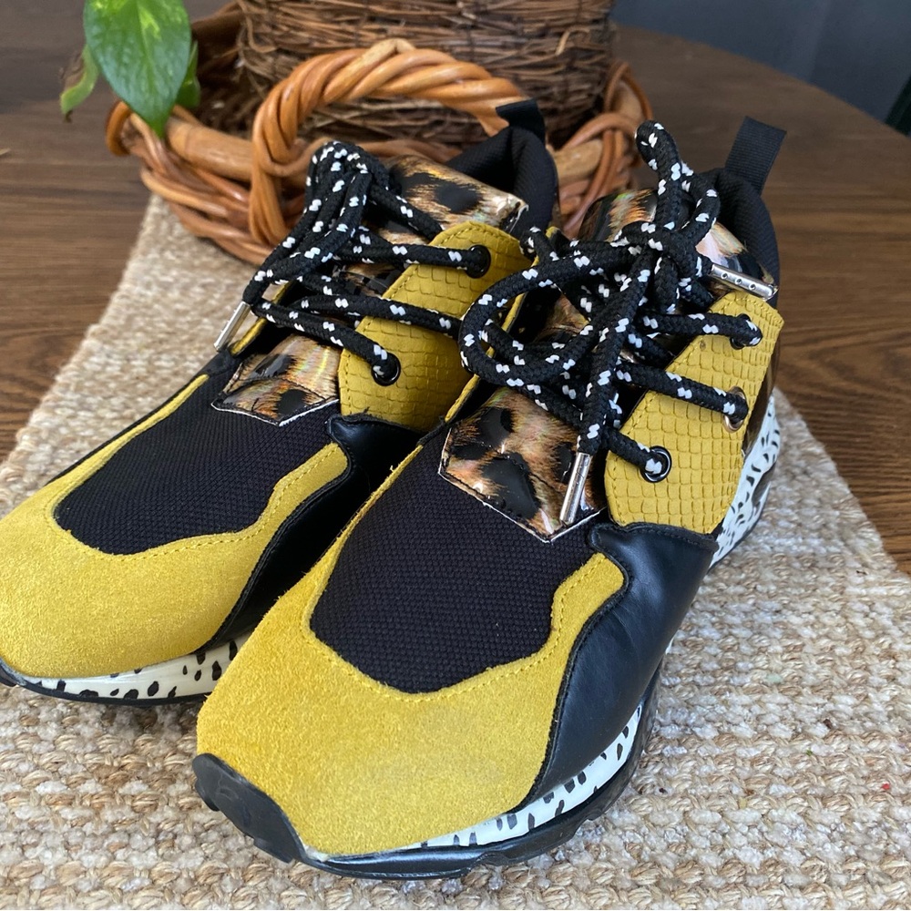 Stylish Yellow and Black Women's Sneakers
